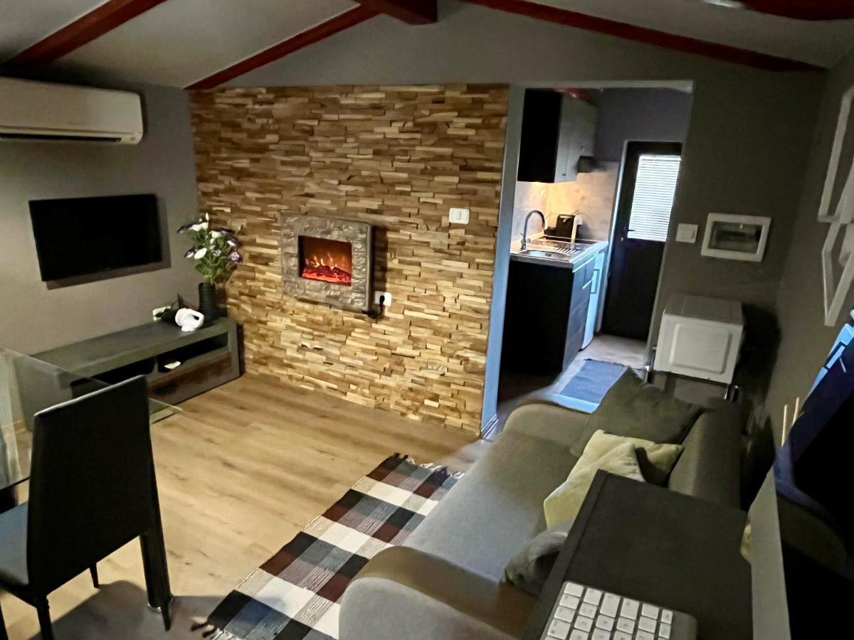 Eos Apartment *
